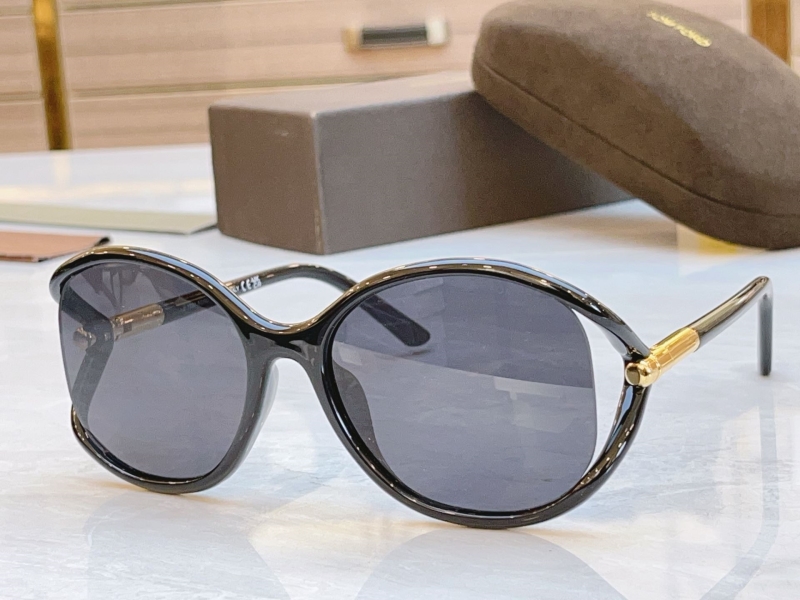 TOM FORD